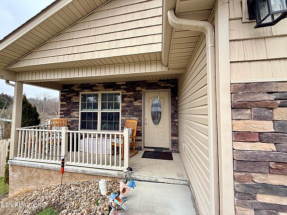 3rd image of 314 Two View Rd