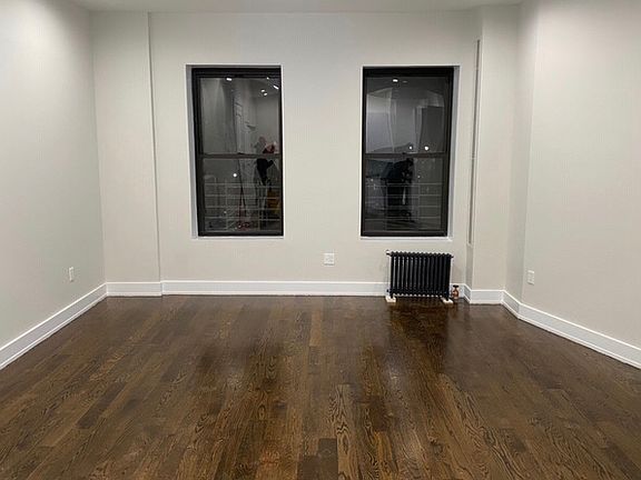3rd image of 901 Washington Ave #1R