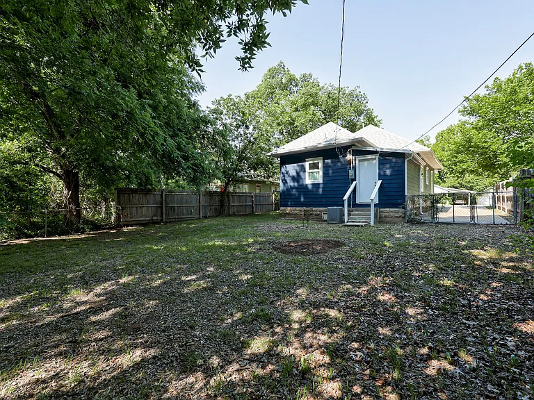 311 S Flood Ave — Photo 35