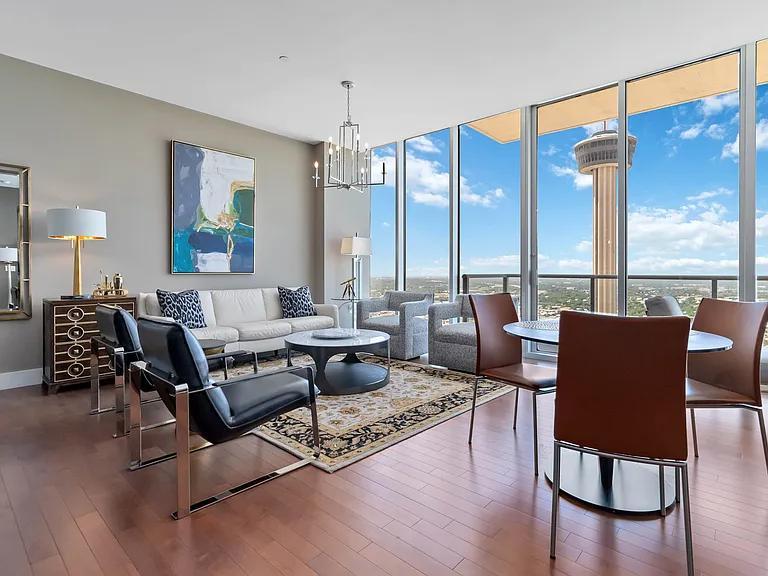 610 E Market St #2915 — Photo 5