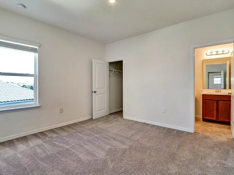 3260 Agostino Ter — Photo 31