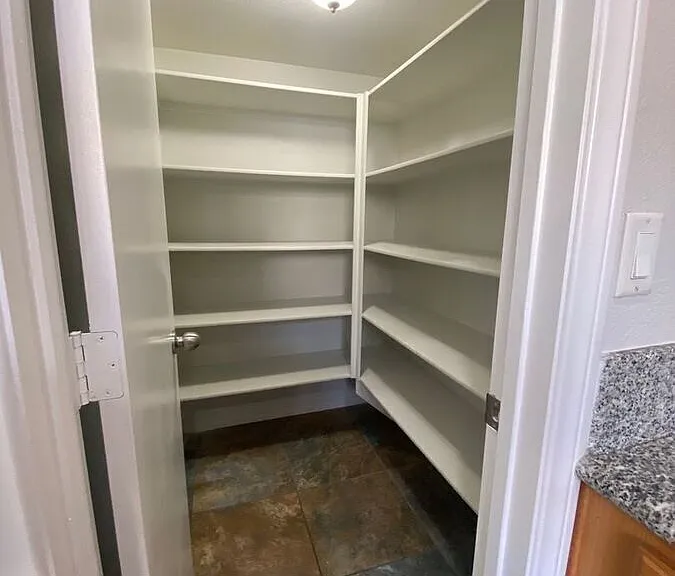 1922 Silver Crest Ct — Photo 7