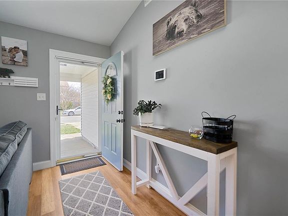 4th image of 1344 Woodbridge Trl