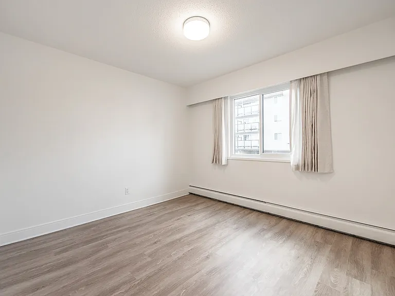 1430 Stadacona Ave #409 — Photo 8