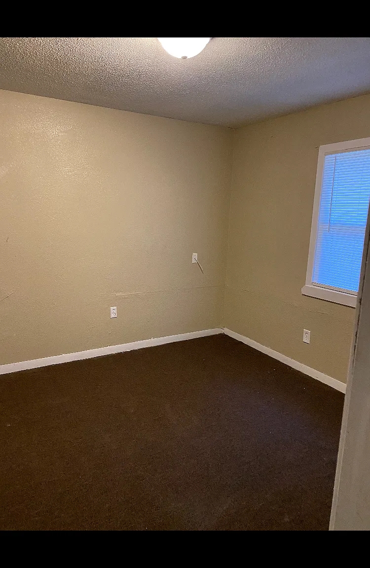 2 bed, 750 sqft, $650 — Photo 2