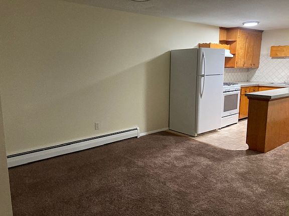 3rd image of 70 Barrows St APT 2