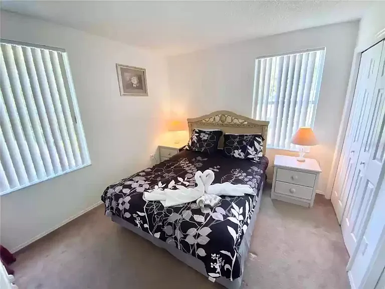 4762 Windwood Dr — Photo 2