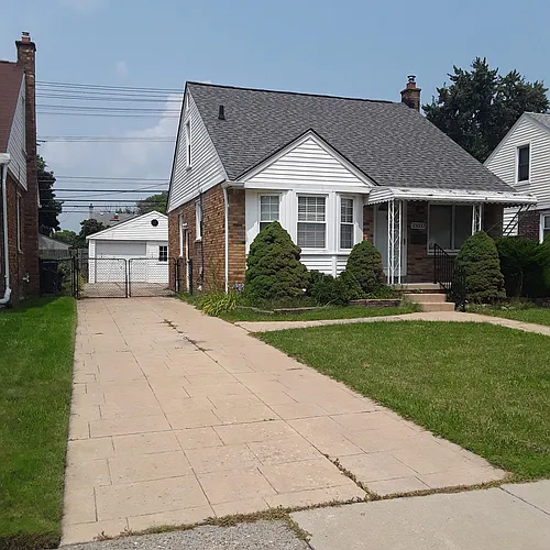 21033 Frazho St Photo 1