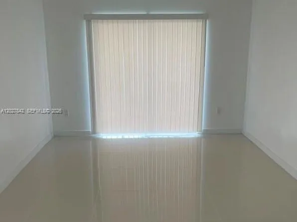16465 NE 22nd Ave APT 110, North Miami Beach, FL 33160