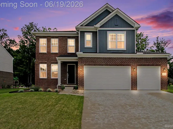 14502 Laurelwood Dr, Belleville, MI 48111