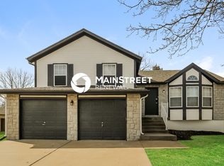 910 SW Hereford Dr, Grain Valley, MO 64029