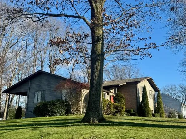 8 Driftwood Dr, Warren, PA 16365