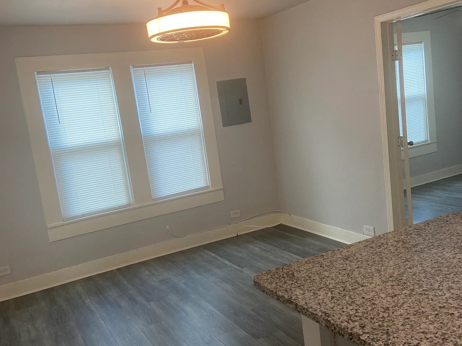 2 bed, 768 sqft, $1,400 — Photo 4