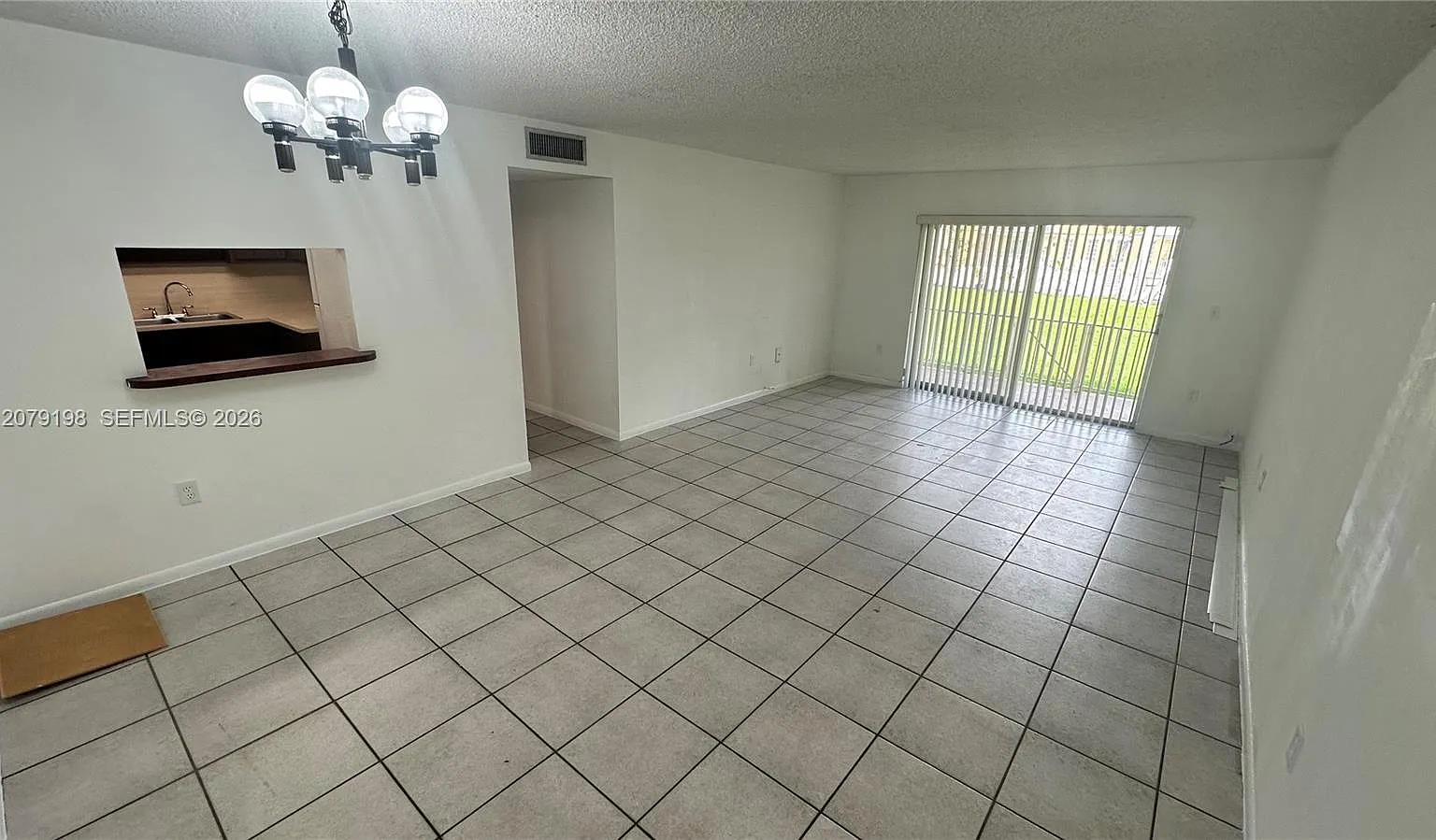 Kendall Heights Condo — Photo 4