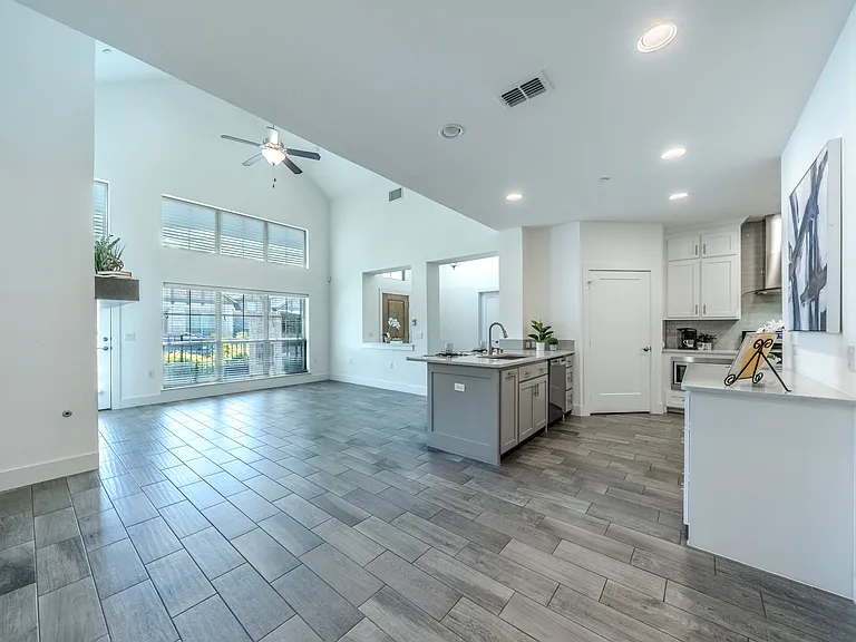 4050 Pequin Dr — Photo 15