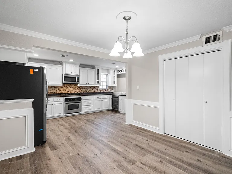 10403 Sandra Lynn Dr — Photo 13