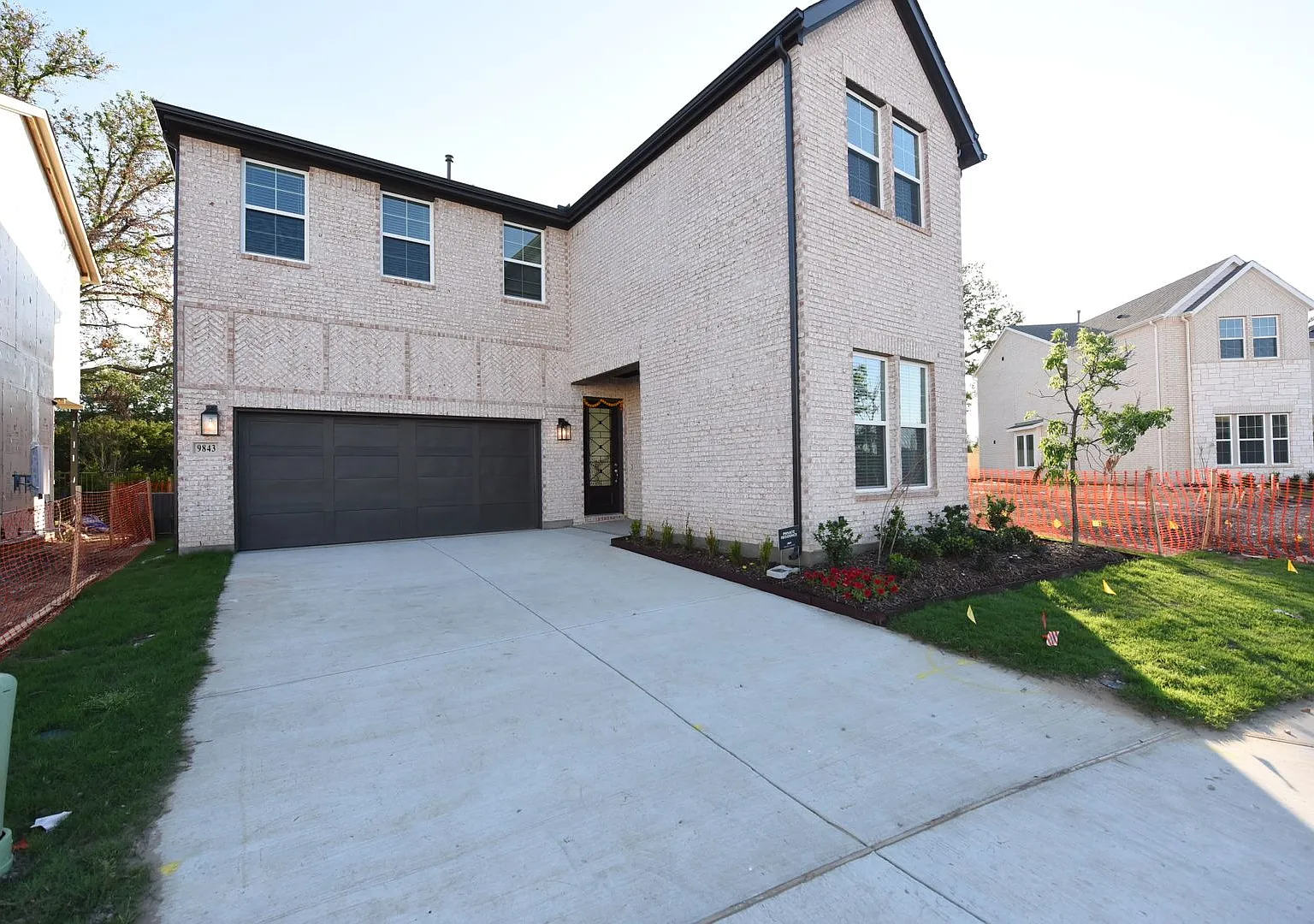 New Valley Ranch Home in Legends Crossing! — Photo 1