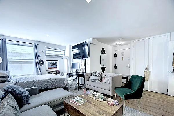 Rented by Urbane Brokerage | media 16