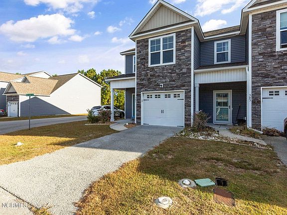 3rd image of 301 S Stingray Lane