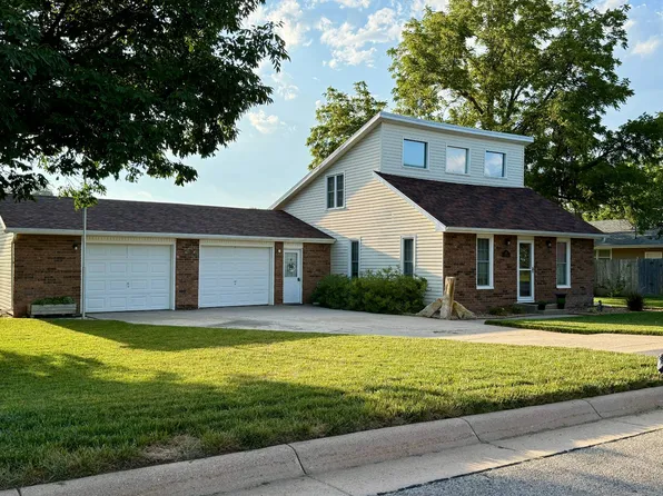 1315 2nd St, Downs, KS 67437