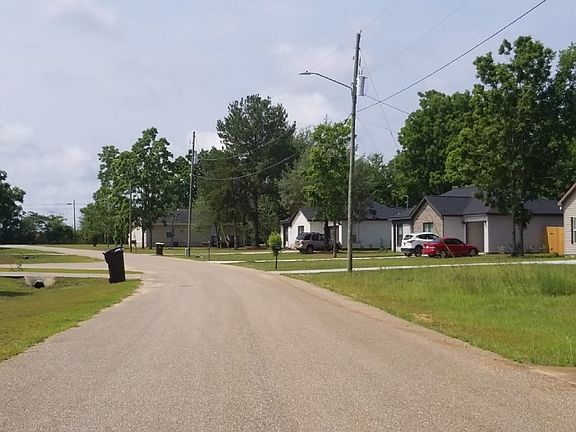 5th image of 107 Magnolia St