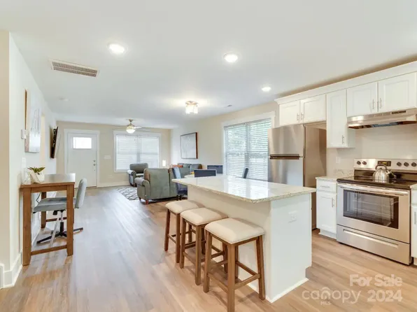 2587 33rd Ave NE, Hickory, NC 28601