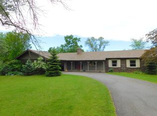 25900 W Apache Ln, Lake Barrington, IL