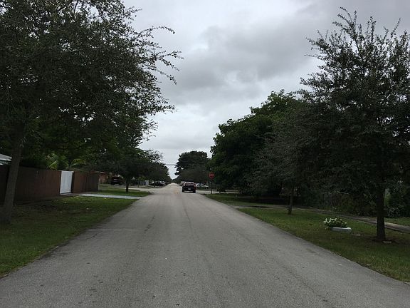 5th image of 920 NW 124th St