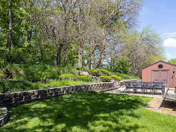 3rd image of 15513 Twin Lakes Dr