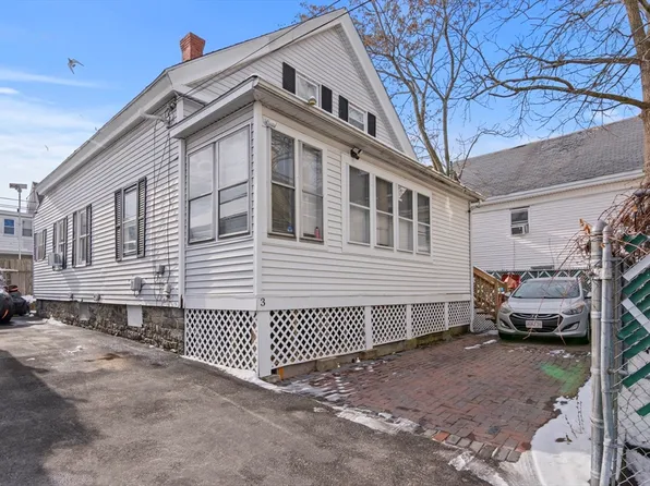 3 Butman Pl, Lowell, MA 01851