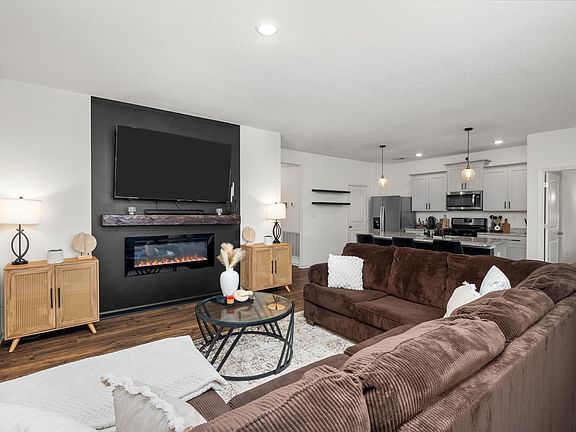 3rd image of 4783 Barrett Oaks Dr S