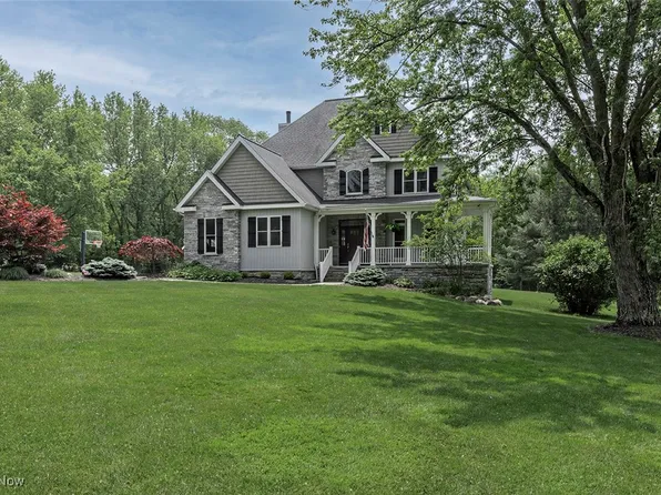 8551 Perry Dr, Novelty, OH 44072