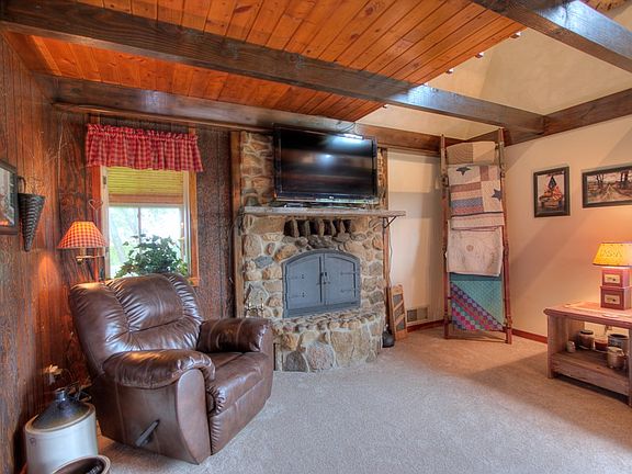 2nd image of 4006 Sassafras Dr