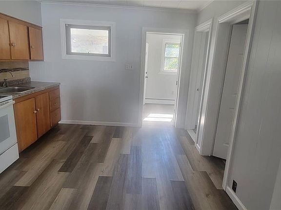 4th image of 920 Edgemont Ave