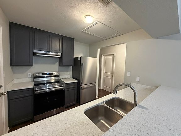 2nd image of 3713 Zinnia Ave