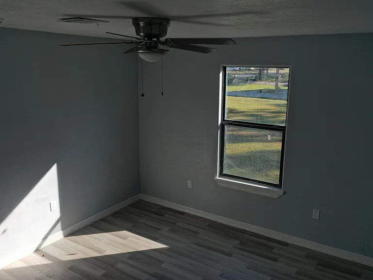 2102 Tulip St — Photo 18