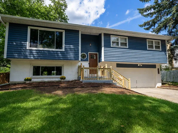 4400 Black Partridge Ln, Lisle, IL 60532