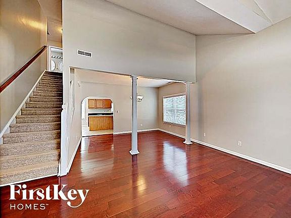2nd image of 9917 Fountain Cove Ln