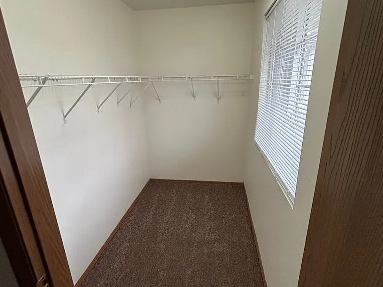 220 W Valley Rd — Photo 20