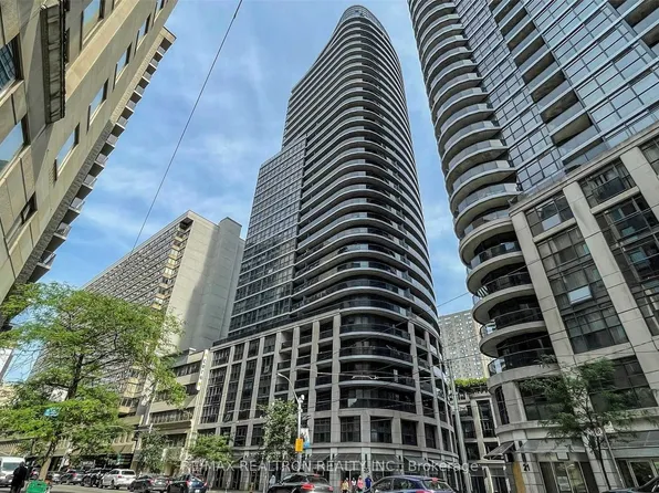 25 Carlton St #701, Toronto, ON M5B 1L4