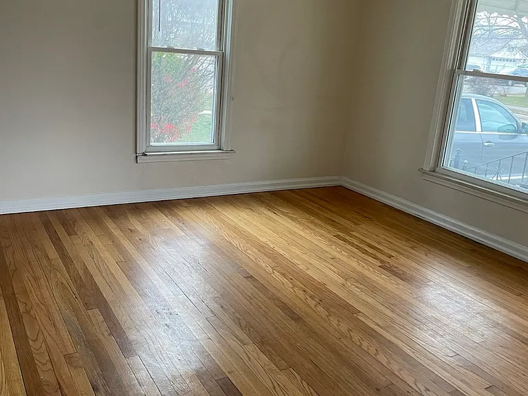 2849 Queen St — Photo 6