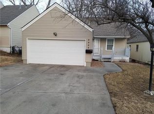 9953 N Cherry Dr, Kansas City, MO 64155