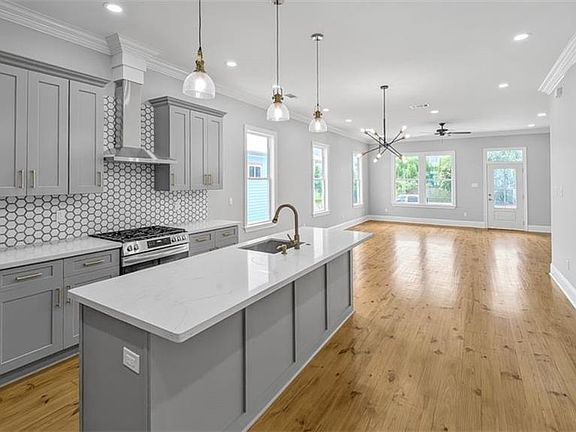 5th image of 1908 Benjamin St