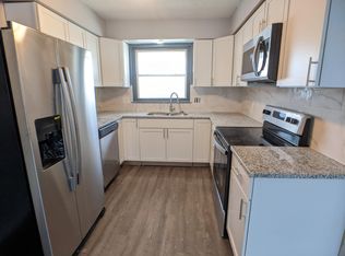 7801 Grandview Ln, Overland Park, KS 66204