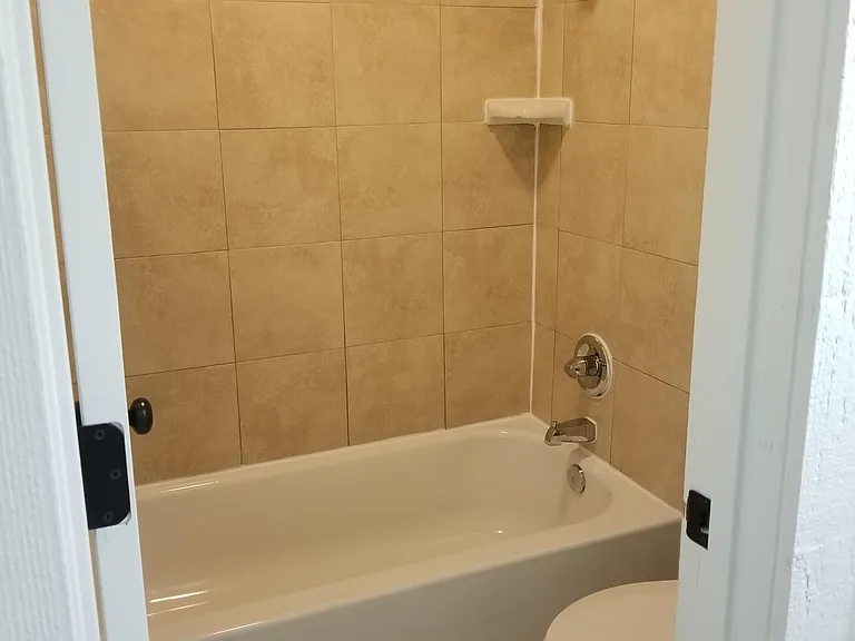 985 N Lewis Pl — Photo 15