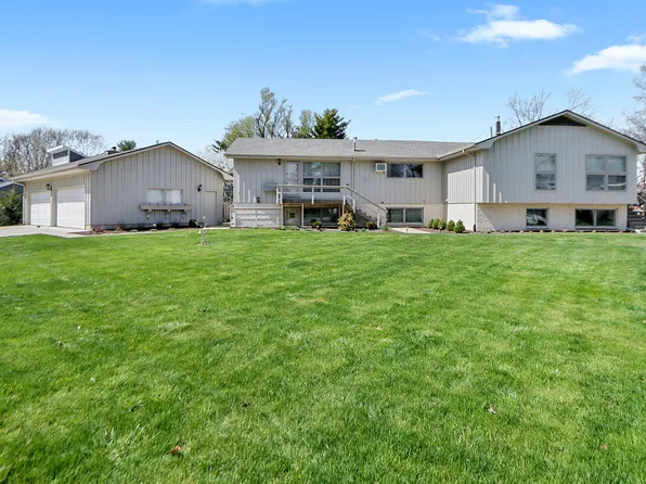 1725 Robert Dr, Champaign, IL 61821