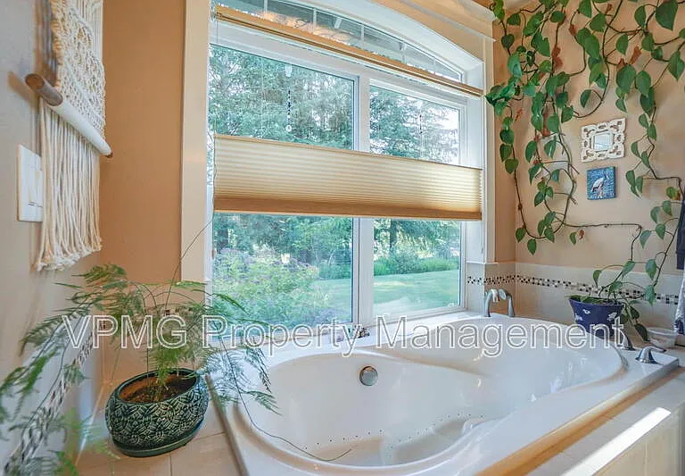 23517 NE 68th St — Photo 39