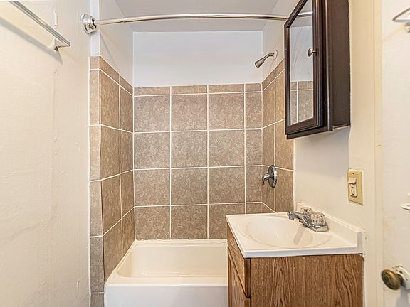 3rd image of 432 S Division St APT 3