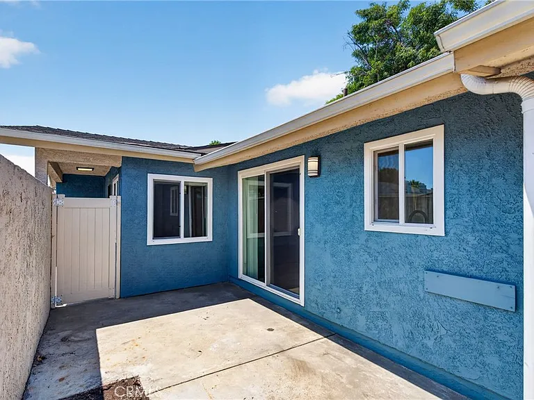 8416 Burnet Ave #7 — Photo 25