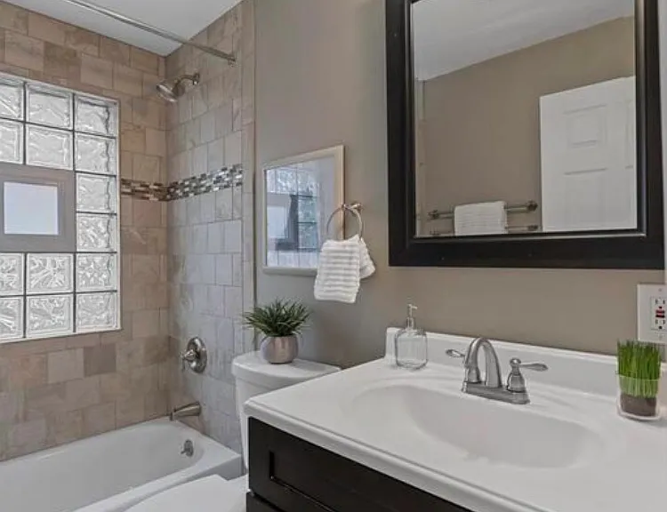 1614 Bredell Ave — Photo 17